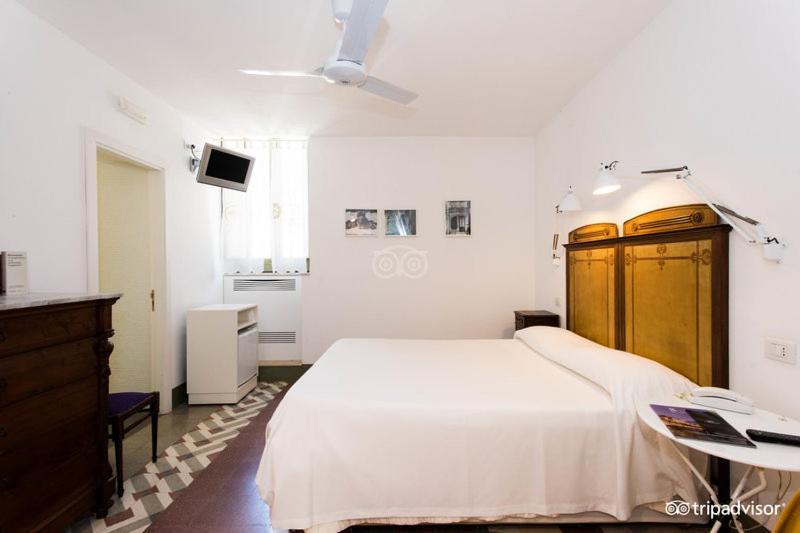 La Moresca Hotel Marina di Ragusa Bagian luar foto