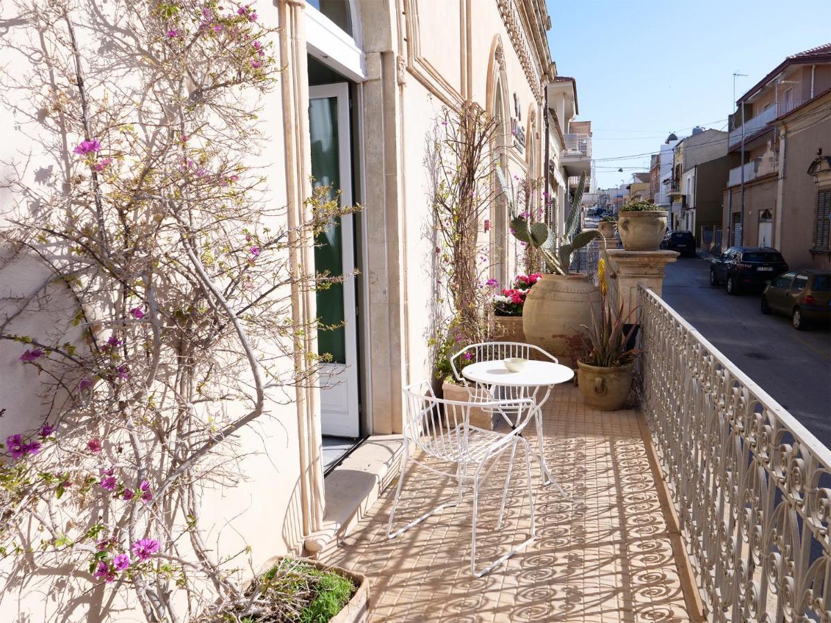 La Moresca Hotel Marina di Ragusa Bagian luar foto